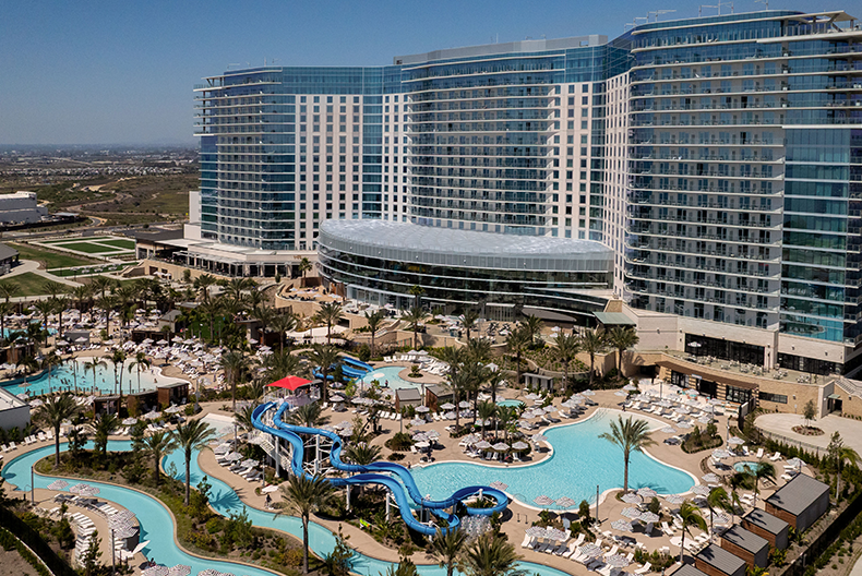 Gaylord Hotels uses summer programming to sell a bigger-value resort stay image from news.marriott.com